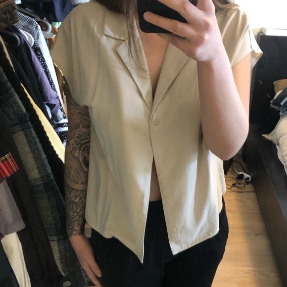 Blouse with button, small - Picture 2 of 3